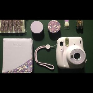 Light pink polaroid camera & case Good condition!